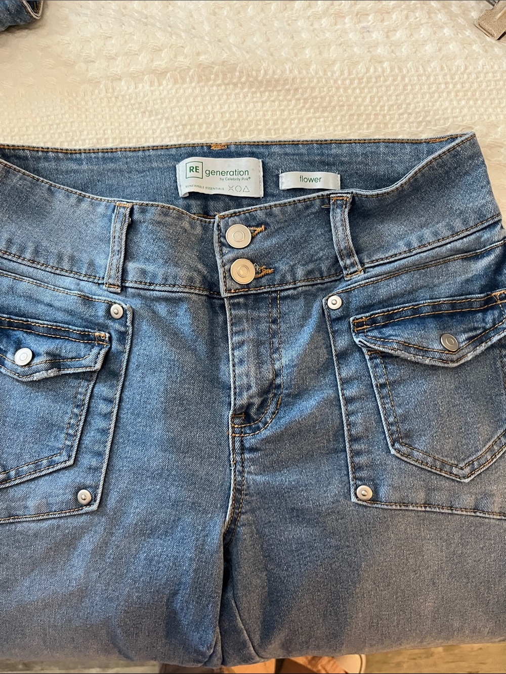 Flower High-Rise Flare Leg Women’s Jean’s In Light Blue